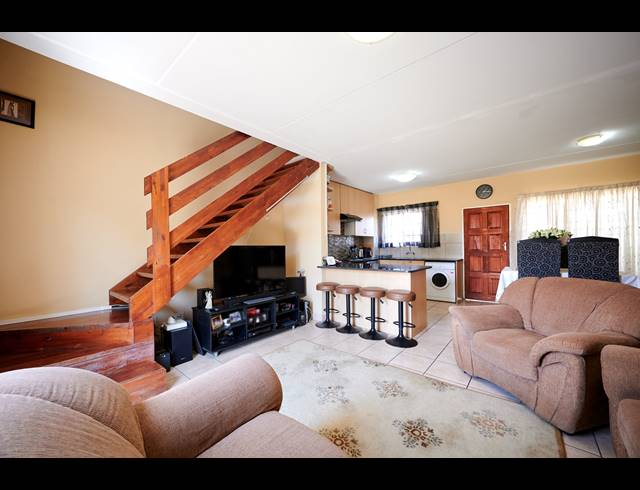 2 BEDROOM TOWNHOUSE FOR SALE IN NOORDWYK